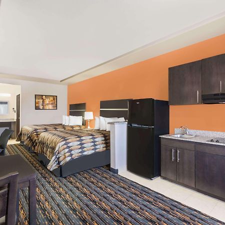 Days Inn By Wyndham Dilley Exterior foto